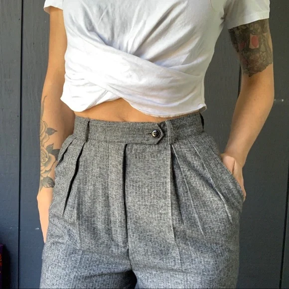 SOLD!!Vintage T.R. Bentley grey pinstripe pleated pant Sz 7/8 - Picture 4 of 6